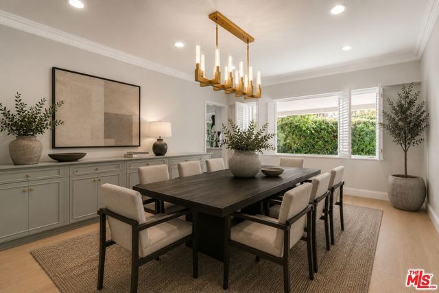 713 Walden Drive, Beverly Hills, CA 90210