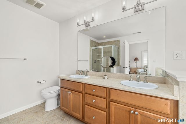 53 Carnoustie Circle 53, Bloomfield, CT 06002