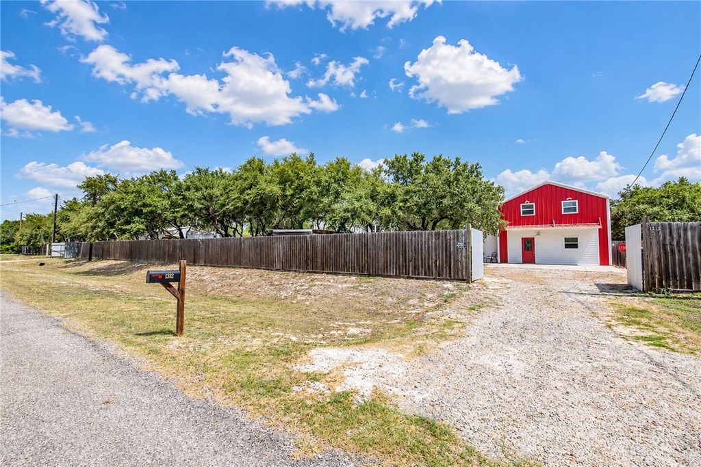 1312 N Verne St, Rockport, TX 78382 — exterior