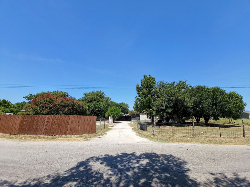 11309 County Road 510, Venus, TX 76084 — exterior