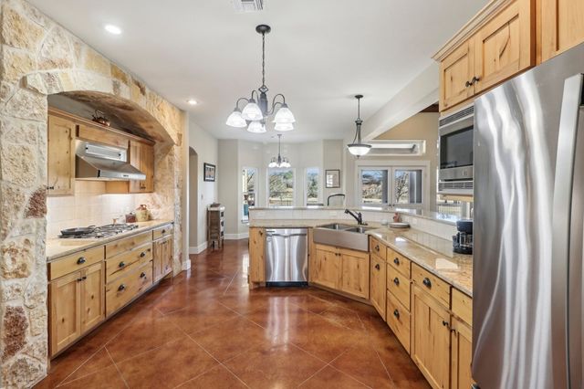 221 Cypress Estates Pkwy W, Ingram, TX 78025