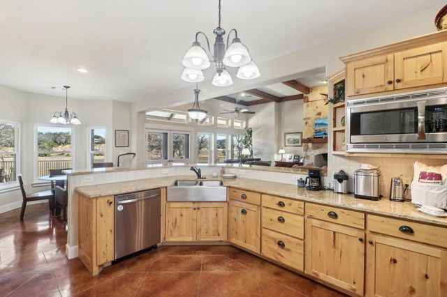 221 Cypress Estates Pkwy W, Ingram, TX 78025