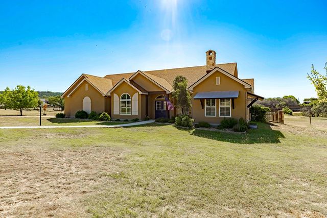 221 Cypress Estates Pkwy W, Ingram, TX 78025