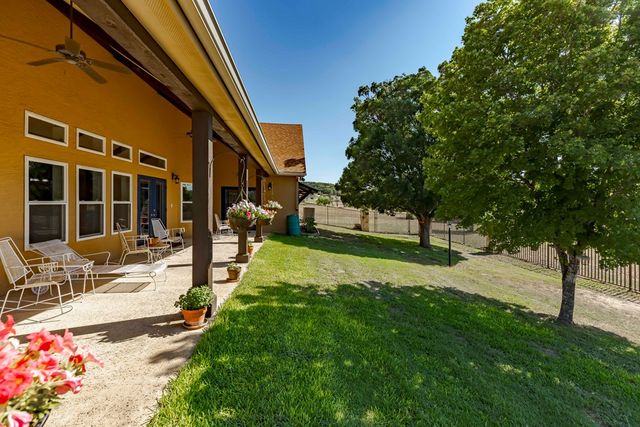 221 Cypress Estates Pkwy W, Ingram, TX 78025