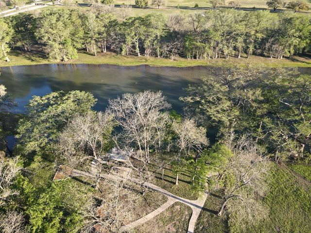 221 Cypress Estates Pkwy W, Ingram, TX 78025