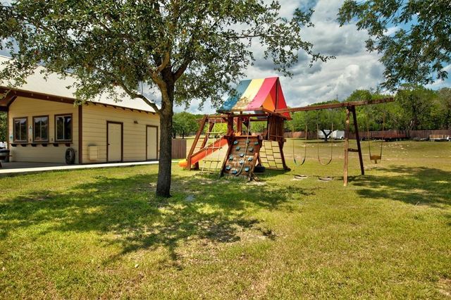 221 Cypress Estates Pkwy W, Ingram, TX 78025