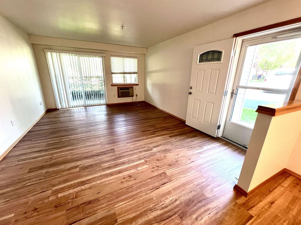 9926 E 16th Ave, Spokane Valley, WA 99216 photo 3