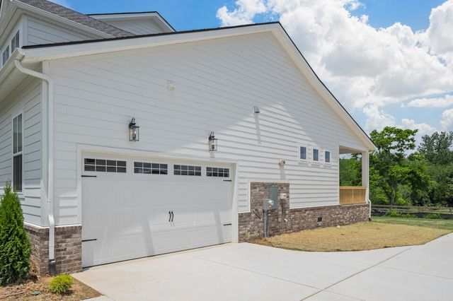 7425 Old Nashville Rd, Fairview, TN 37062