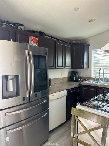 1247 E Street, Corona, CA 92882