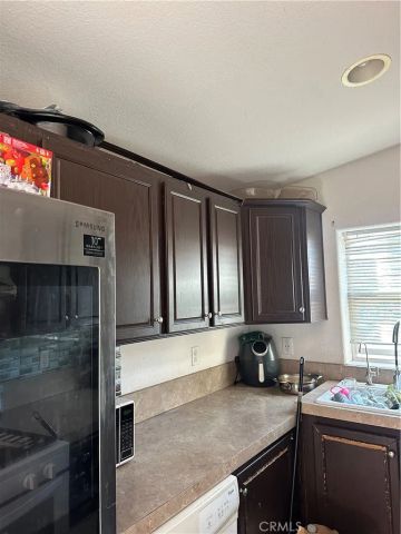 1247 E Street, Corona, CA 92882