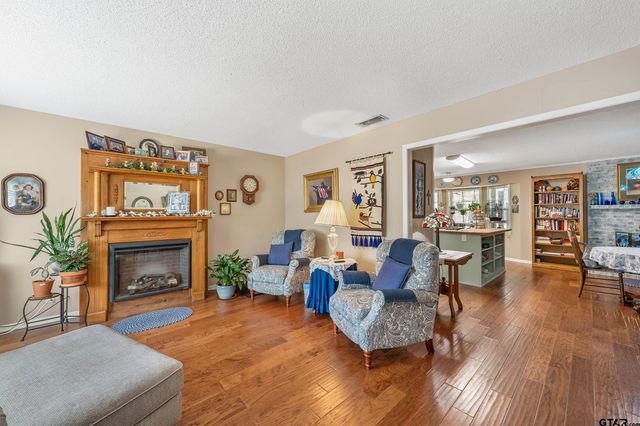 316 Vicksburg Dr, Tyler, TX 75703