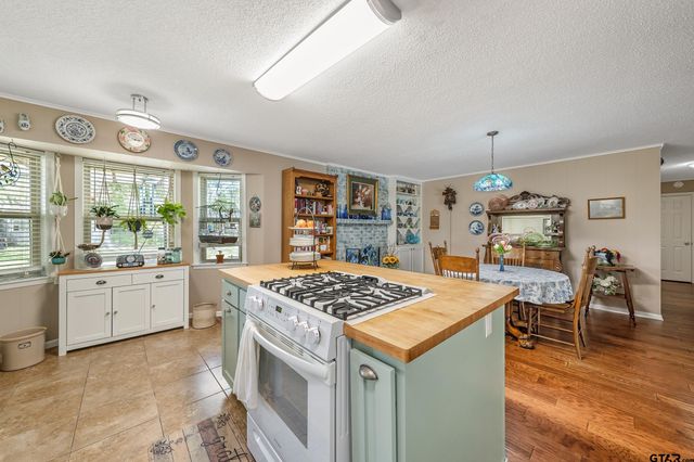 316 Vicksburg Dr, Tyler, TX 75703