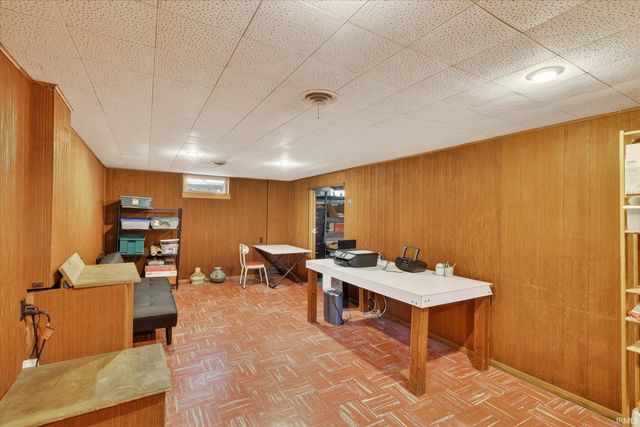 1406 E Monroe Street, South Bend, IN 46615