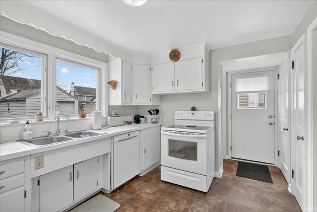 1406 E Monroe Street, South Bend, IN 46615