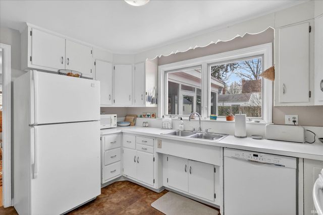 1406 E Monroe Street, South Bend, IN 46615