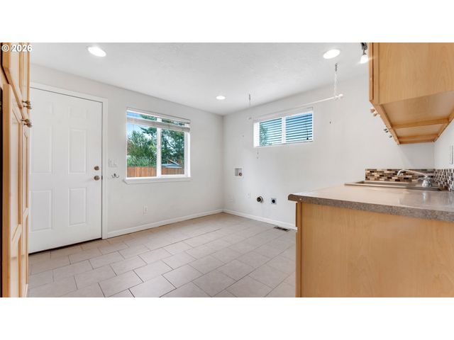 8110 DAPHNE Ct, Corvallis, OR 97330