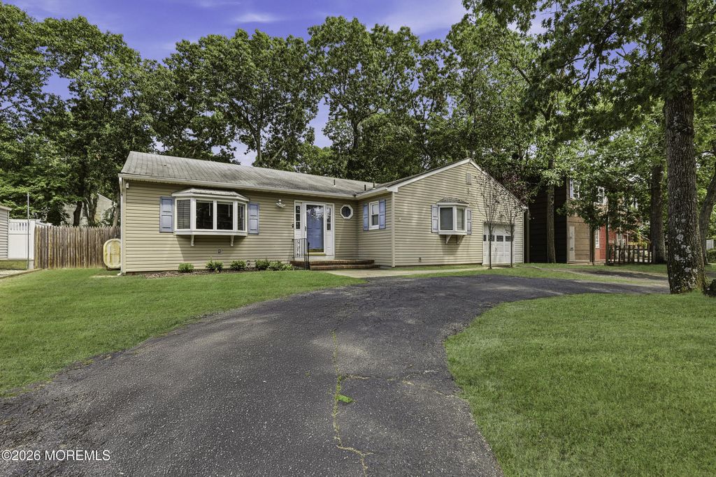 1600 Burrsville Road, Brick, NJ 08724
