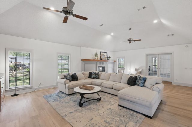 1189 W Jeter Road, Bartonville, TX 76226