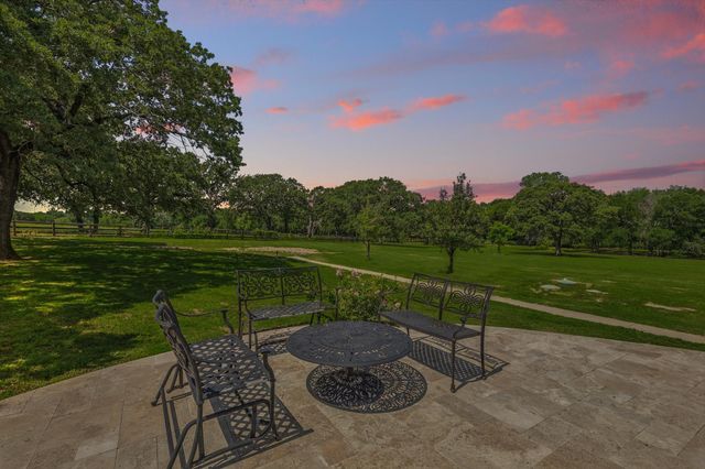 1189 W Jeter Road, Bartonville, TX 76226