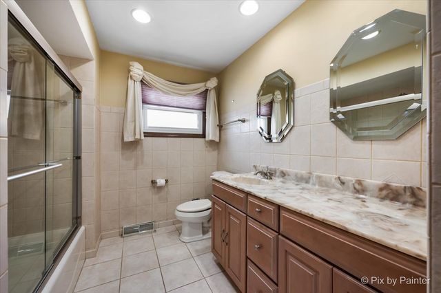 416 S Prospect Avenue, Itasca, IL 60143