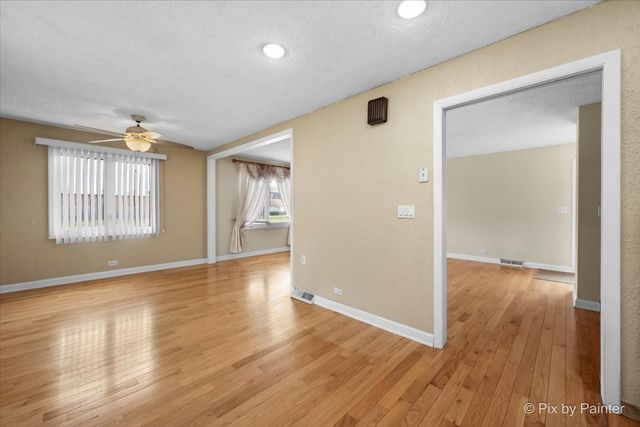 416 S Prospect Avenue, Itasca, IL 60143