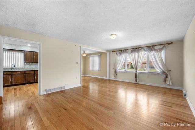 416 S Prospect Avenue, Itasca, IL 60143