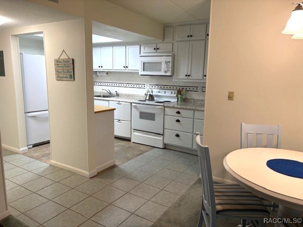 2400 Forest Drive 106, Inverness, FL 34453