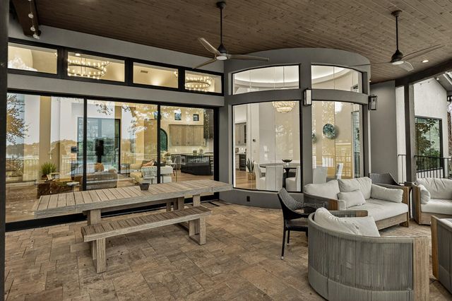 901 Sun Ray, Horseshoe Bay, TX 78657