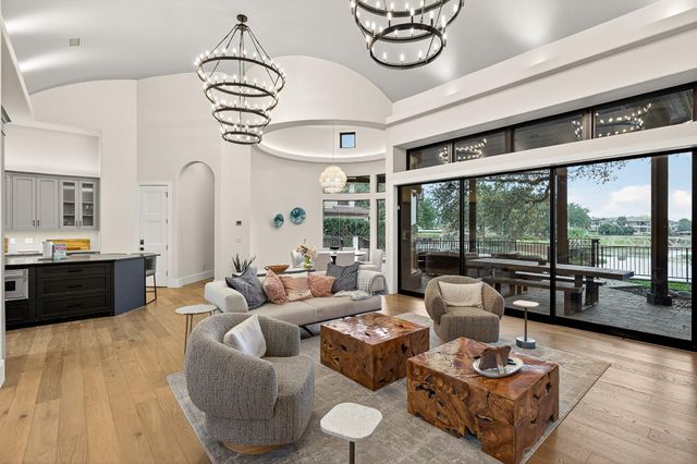 901 Sun Ray, Horseshoe Bay, TX 78657