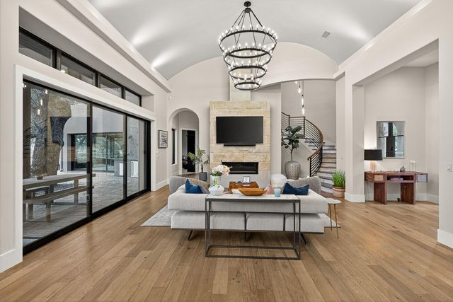 901 Sun Ray, Horseshoe Bay, TX 78657