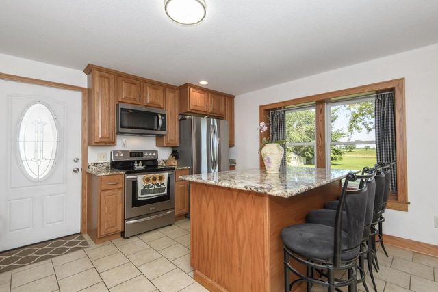 5651 Honey Creek ROAD, East Troy, WI 53120