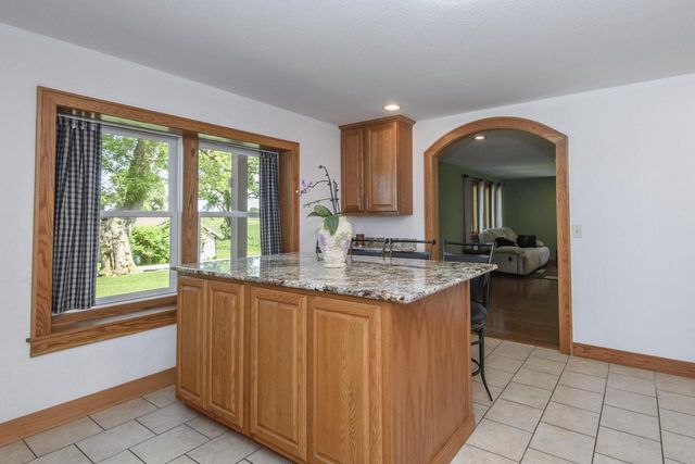 5651 Honey Creek ROAD, East Troy, WI 53120