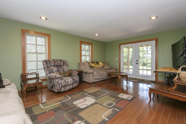 5651 Honey Creek ROAD, East Troy, WI 53120