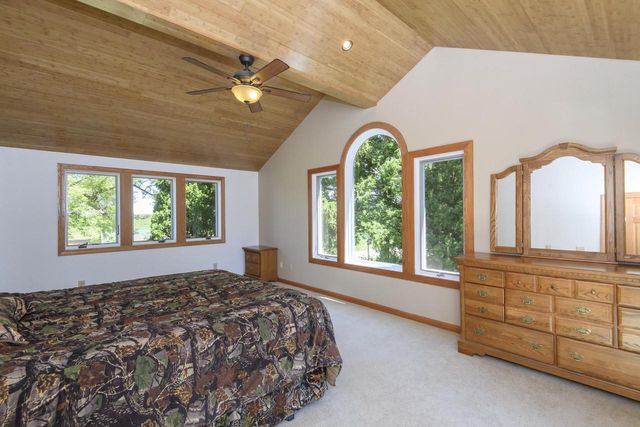 5651 Honey Creek ROAD, East Troy, WI 53120