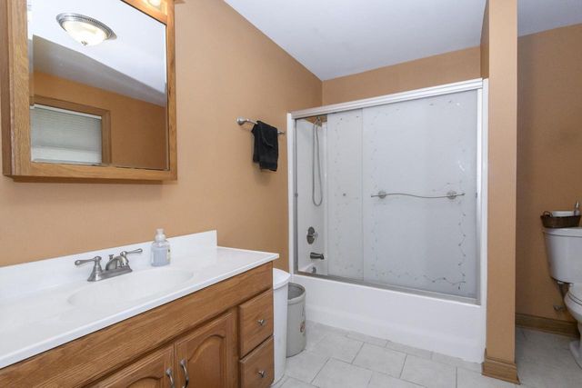 5651 Honey Creek ROAD, East Troy, WI 53120
