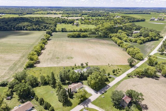 5651 Honey Creek ROAD, East Troy, WI 53120