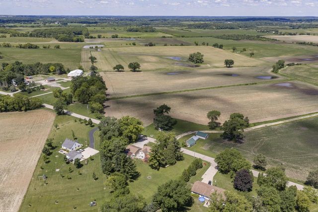 5651 Honey Creek ROAD, East Troy, WI 53120