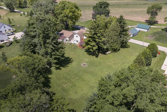 5651 Honey Creek ROAD, East Troy, WI 53120