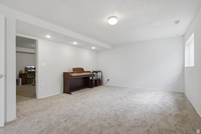 6822 S HIGH BLUFF DR, West Jordan, UT 84081