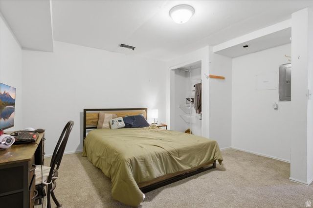6822 S HIGH BLUFF DR, West Jordan, UT 84081