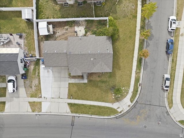 6822 S HIGH BLUFF DR, West Jordan, UT 84081