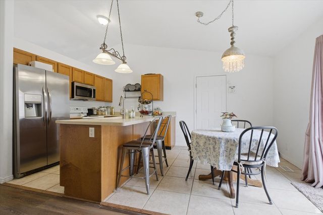 6822 S HIGH BLUFF DR, West Jordan, UT 84081