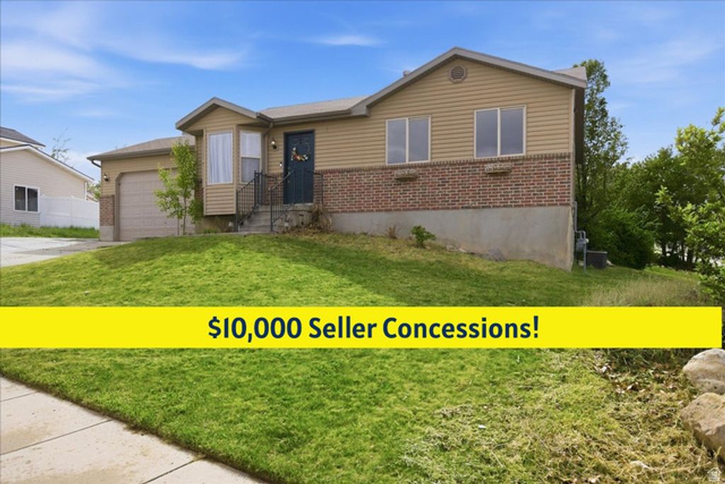 6822 S HIGH BLUFF DR, West Jordan, UT 84081