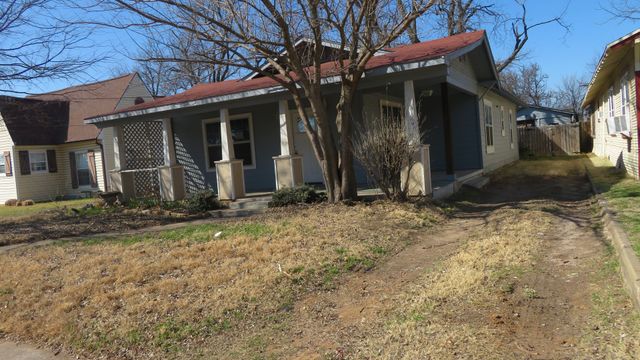 107 Scurlock Avenue, Cleburne, TX 76031