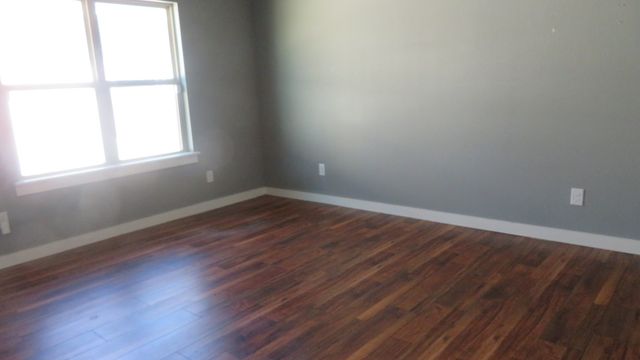 107 Scurlock Avenue, Cleburne, TX 76031