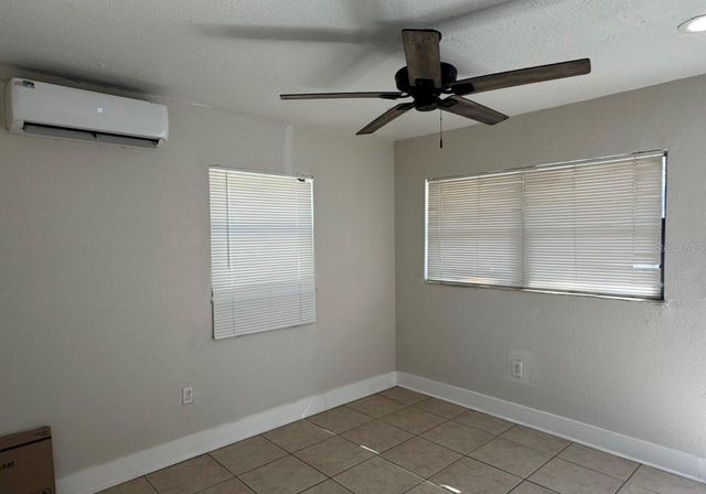 10022 N LANTANA AVENUE A, Tampa, FL 33612