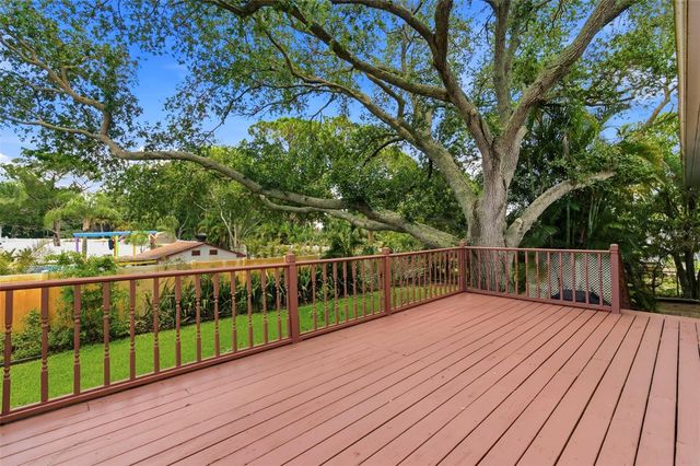 30 GLADES AVENUE, Tarpon Springs, FL 34689