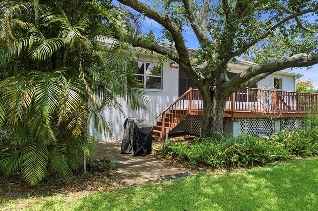 30 GLADES AVENUE, Tarpon Springs, FL 34689