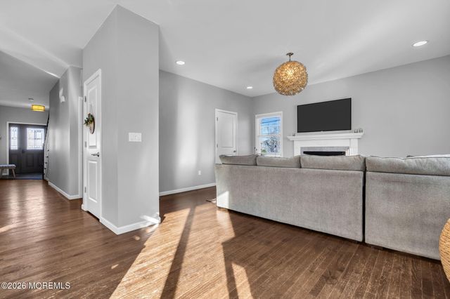 43 Cattus Street, Toms River, NJ 08753