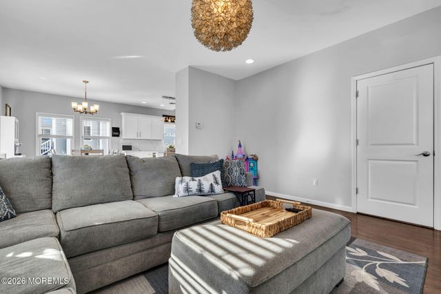 43 Cattus Street, Toms River, NJ 08753